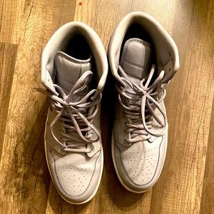 Worn Jordan 1 mids. Size 12- gray and white